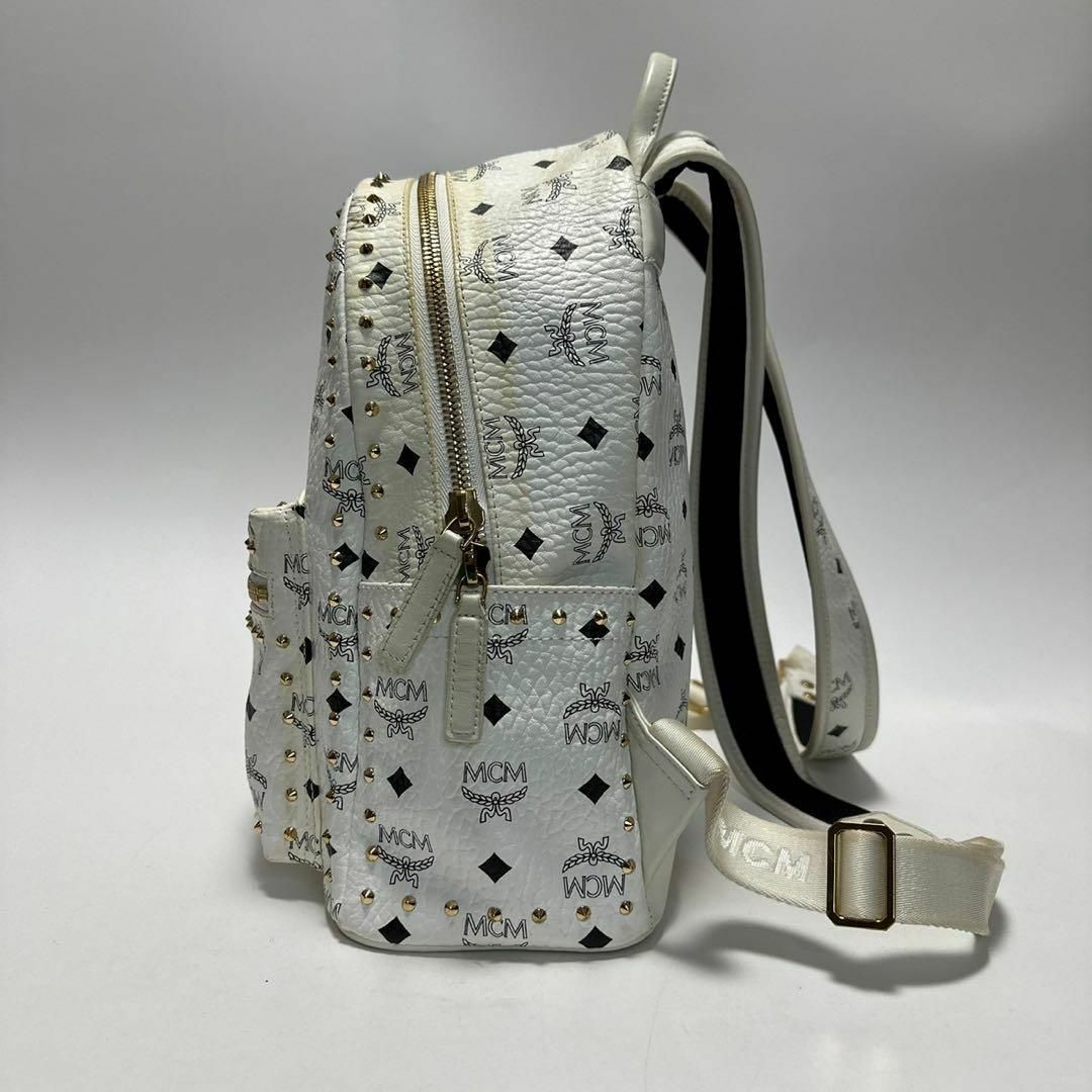 g71【美品】MCM レザー ヴィセトス ロゴプレート スタッズ 白 g71【美品】MCM レザー ヴィセトス ロゴプレート スタッズ 白