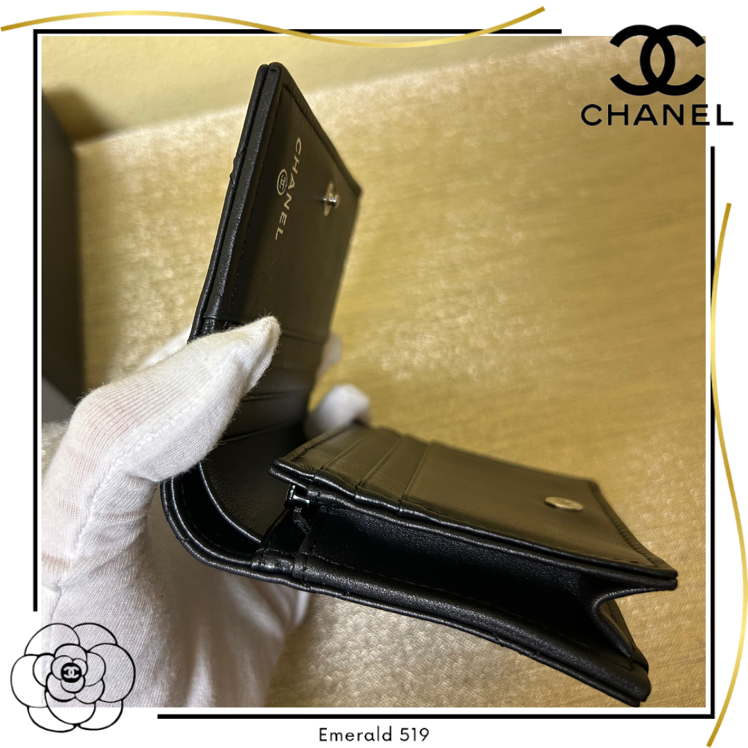 CHANEL - 【最新作】CHANEL 二つ折りお財布 ソーブラックの通販 CHANEL - 【最新作】CHANEL 二つ折りお財布 ソーブラックの通販