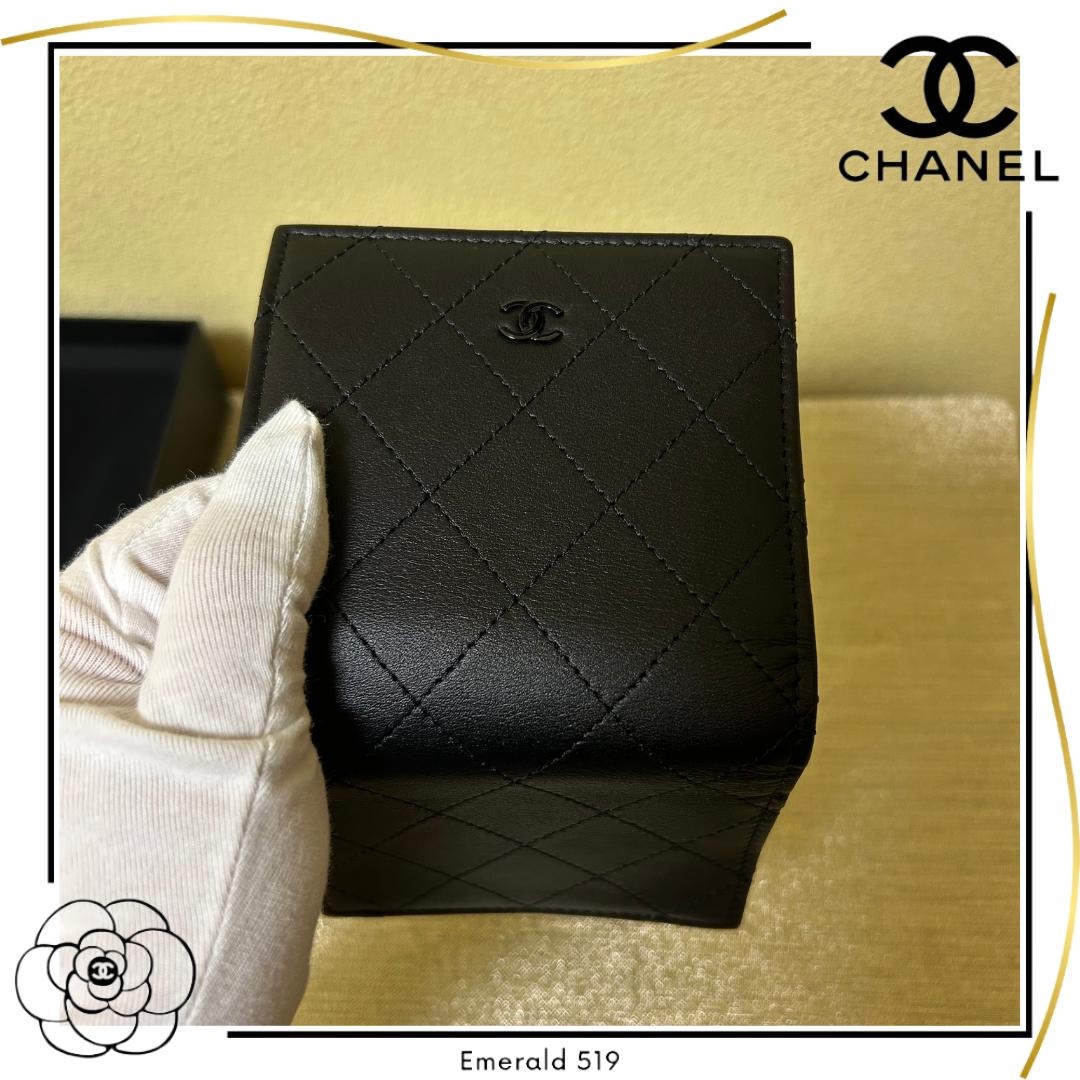 CHANEL - 【最新作】CHANEL 二つ折りお財布 ソーブラックの通販 CHANEL - 【最新作】CHANEL 二つ折りお財布 ソーブラックの通販