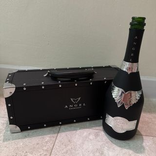 エンジェルシャンパンが高値で売れる!買取よりお得にエンジェル エンジェルシャンパンが高値で売れる!買取よりお得にエンジェル
