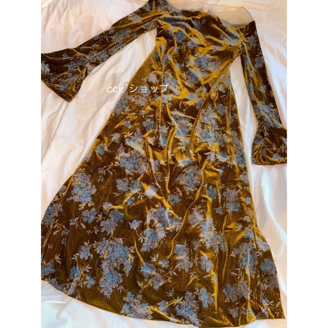Ameri VINTAGE - 新品 FLOWER PRINT VELOUR DRESSの通販 by cc Ameri VINTAGE - 新品 FLOWER PRINT VELOUR DRESSの通販 by cc