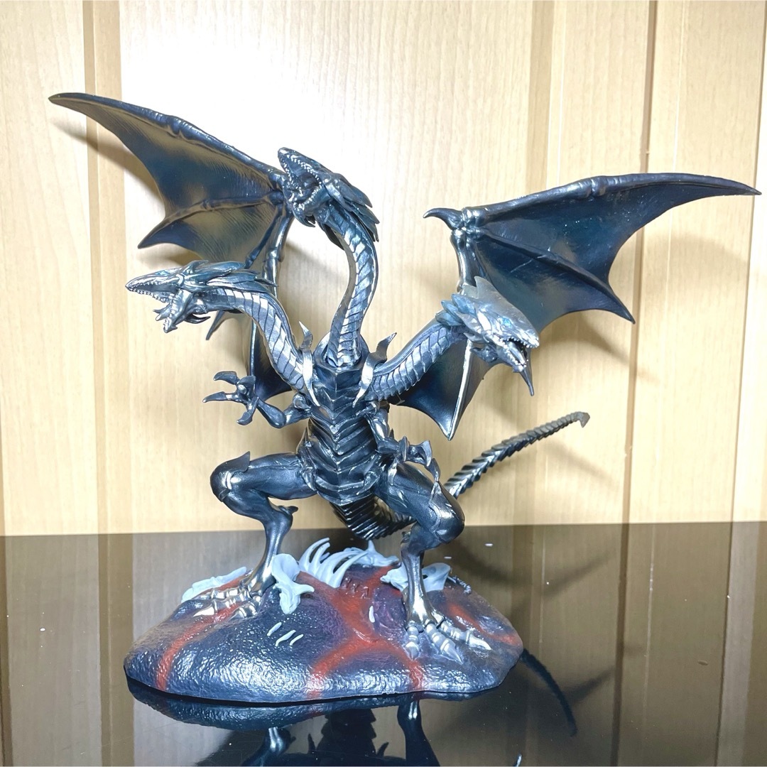遊戯王 青眼の究極竜(ブルーアイズアルティメットドラゴン 遊戯王 青眼の究極竜(ブルーアイズアルティメットドラゴン