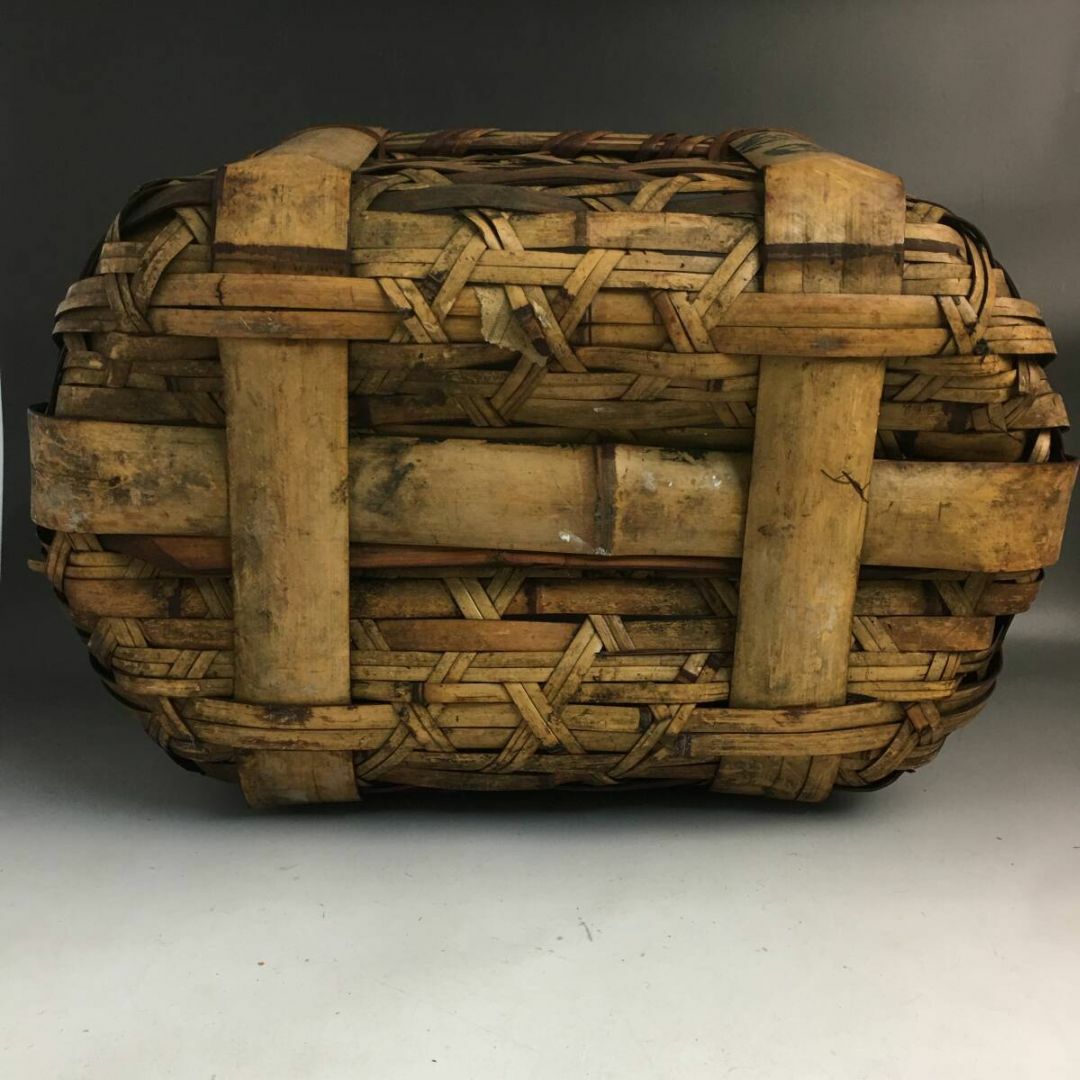 【旧家蔵出し】時代物 極上品 竹編網代細工 大きめ 竹籠 網籠 魚籠 野菜籠 網 インテリア/住まい/日用品のインテリア小物(バスケット/かご)の商品写真