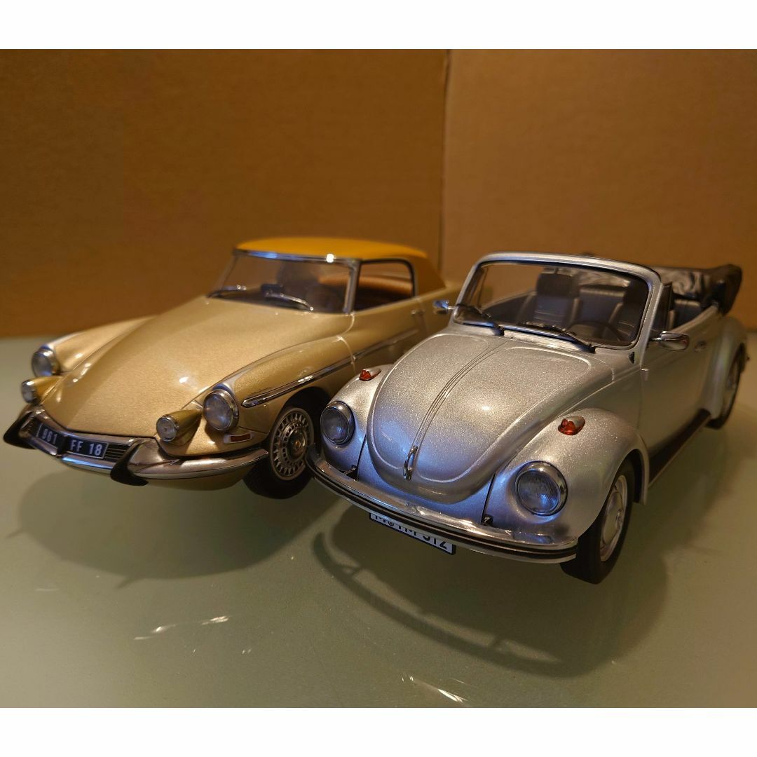 1/18 フォルクスワーゲン ビートル 1303 シルバー カブリオレ 1973 1/18 フォルクスワーゲン ビートル 1303 シルバー カブリオレ 1973