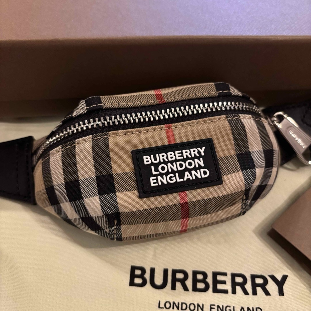 BURBERRY - バーバリー ノバチェック チャーム ベージュ スレ BURBERRY - バーバリー ノバチェック チャーム ベージュ スレ