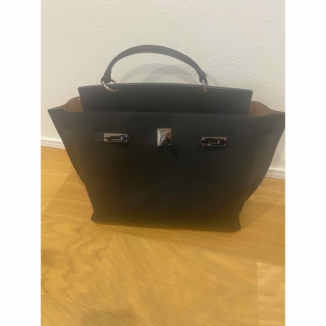 Debonair Big Handbag【デボネア ビック ハンドバッグ】 Debonair Big Handbag【デボネア ビック ハンドバッグ】