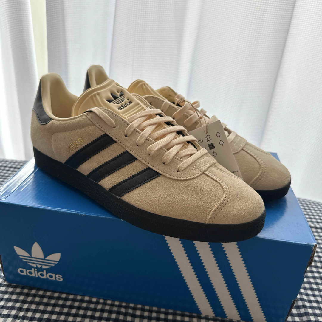 adidas - adidas Messi スニーカー ベージュの通販 by しろ's adidas - adidas Messi スニーカー ベージュの通販 by しろ's