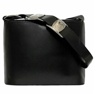 フェラガモ(FERRAGAMO)のサルヴァトーレ フェラガモ ショルダーバッグ ブラック ヴァラ AQ 218150 美品 レザー 中古 Salvatore Ferragamo 肩掛け 黒 フラップ ヴィンテージ シンプル 自立 メンズ レディース ロゴ 金具 本革(ショルダーバッグ)