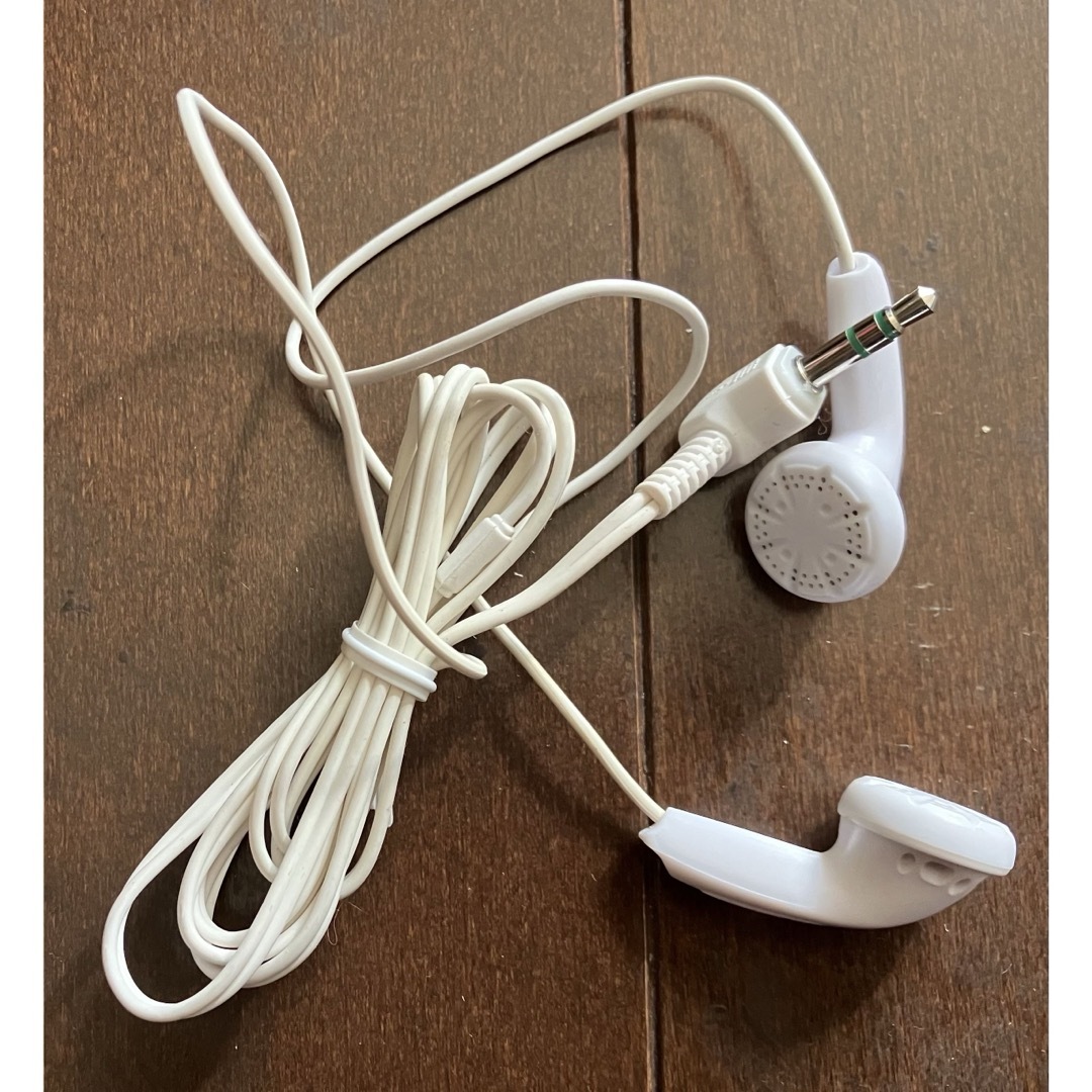 SONY(ソニー)のSONY CDウォークマン用 イヤホン MDR-EOZ1 白 送料無料 スマホ/家電/カメラのオーディオ機器(ヘッドフォン/イヤフォン)の商品写真