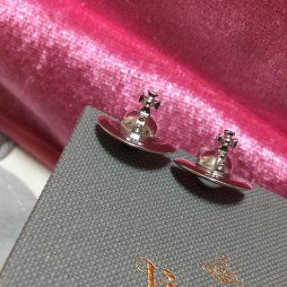 ヴィヴィアンウエストウッド(Vivienne Westwood)のヴィヴィアン ピアス シルバー(ピアス)