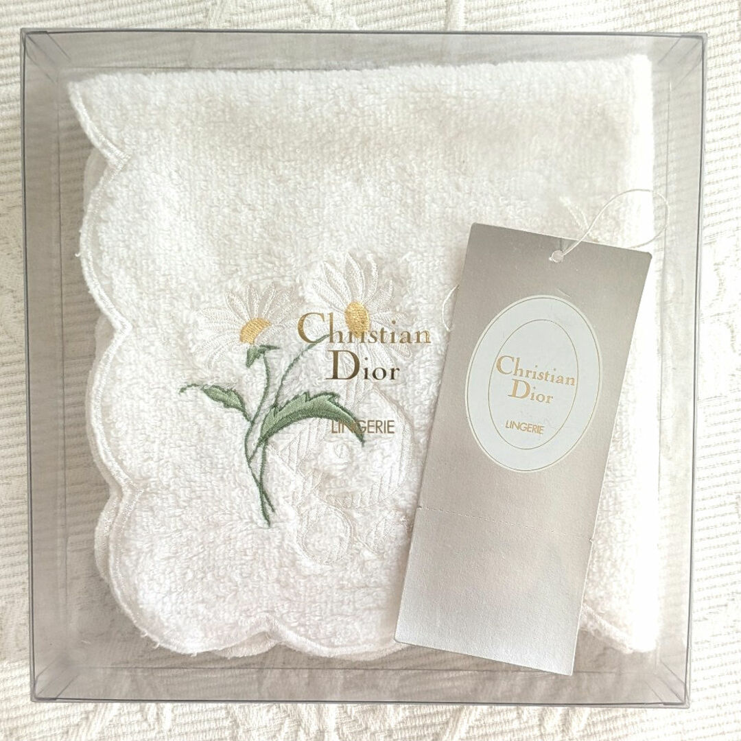Christian Dior - 【Christian Dior】タオルハンカチ 花刺繍 Christian Dior - 【Christian Dior】タオルハンカチ 花刺繍