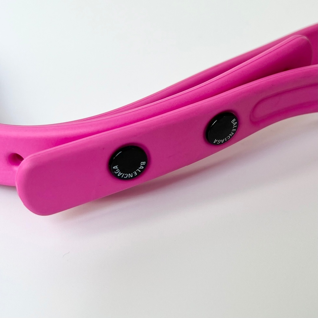美品 希少 バレンシアガ クロックス フォンホルダー ショルダー 美品 希少 バレンシアガ クロックス フォンホルダー ショルダー