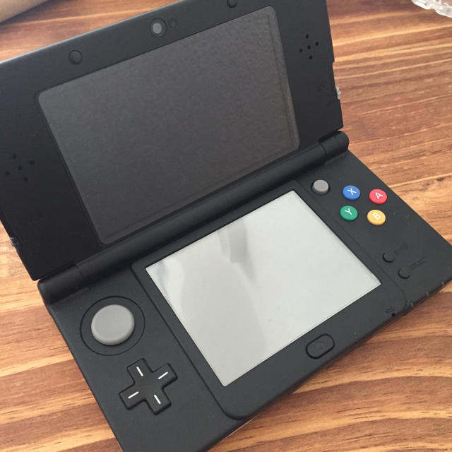 任天堂(ニンテンドウ)のnew3DS本体のみ エンタメ/ホビーのゲームソフト/ゲーム機本体(携帯用ゲーム機本体)の商品写真