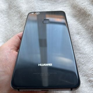 ファーウェイ(HUAWEI)のHUAWEI P10 lite 【本体のみ】ブラック(スマートフォン本体)