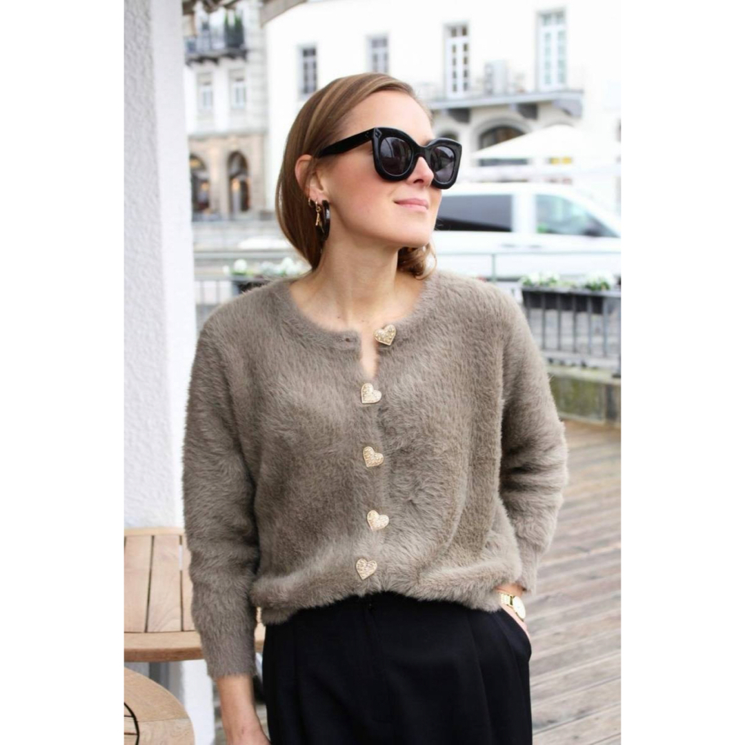 ZARA - 美品 ZARA ザラ ニット カーディガン ハート 金ボタン ZARA - 美品 ZARA ザラ ニット カーディガン ハート 金ボタン