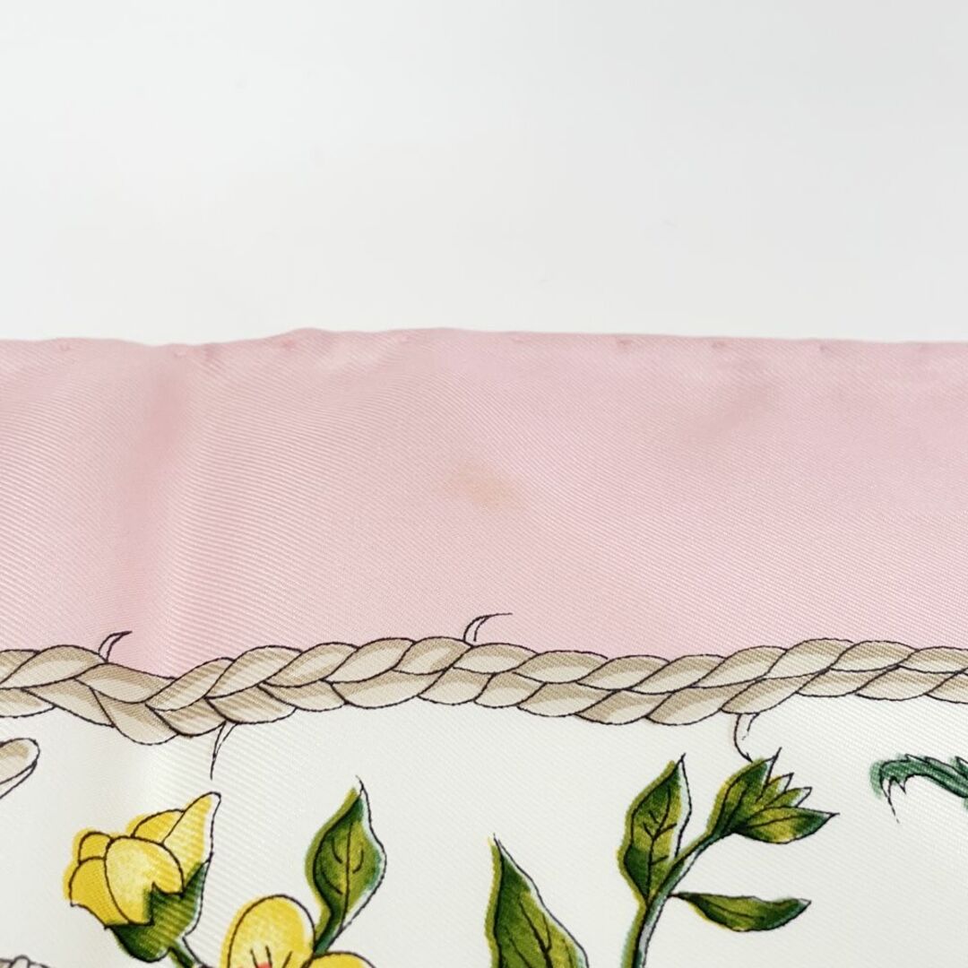 GUCCI グッチ スカーフ 87cm×85.5cm フローラル 花柄 ロゴ GG GUCCI グッチ スカーフ 87cm×85.5cm フローラル 花柄 ロゴ GG