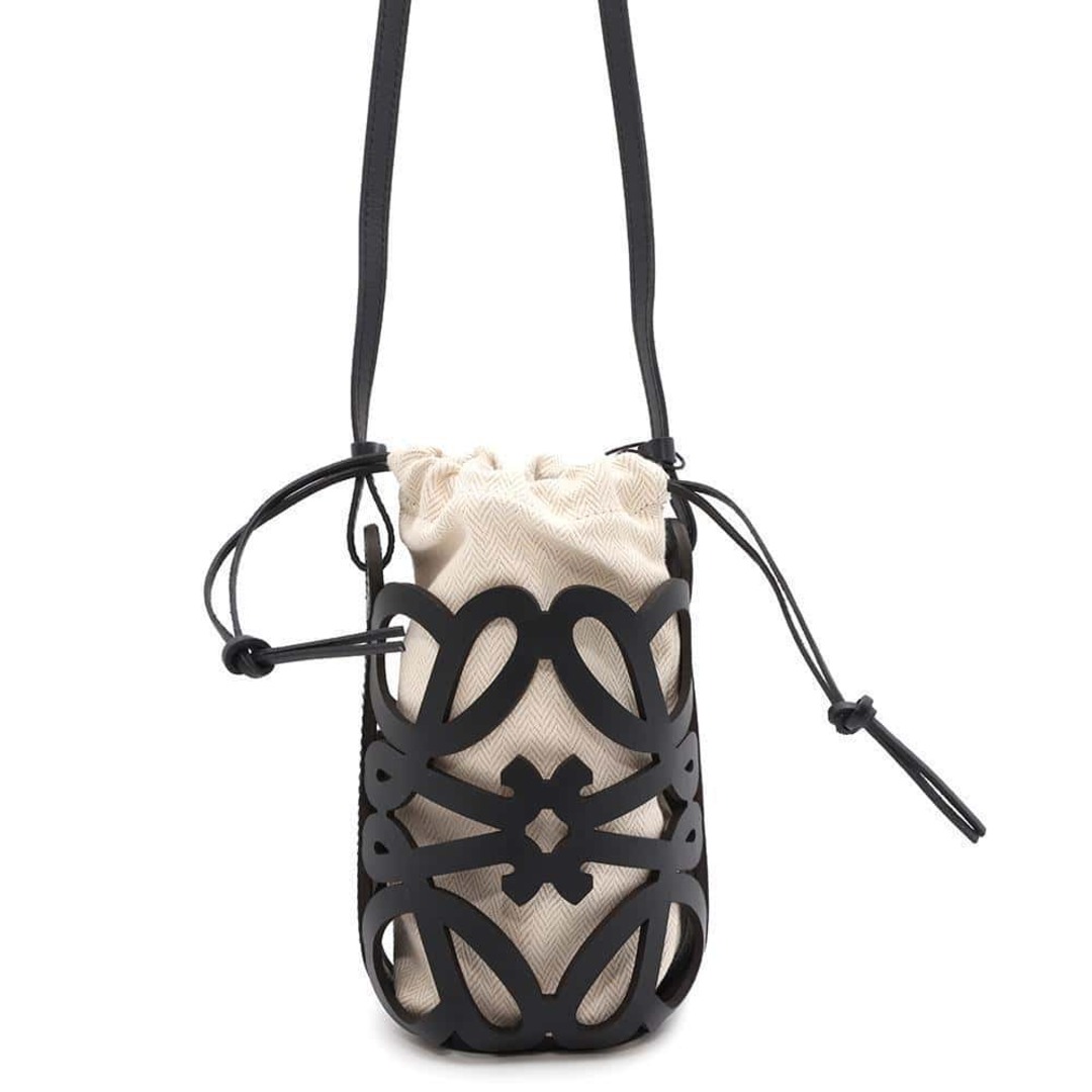 LOEWE - ロエベ ショルダーバッグ アナグラム カットアウト ポケット C922Y62X07 LOEWE バッグ 黒