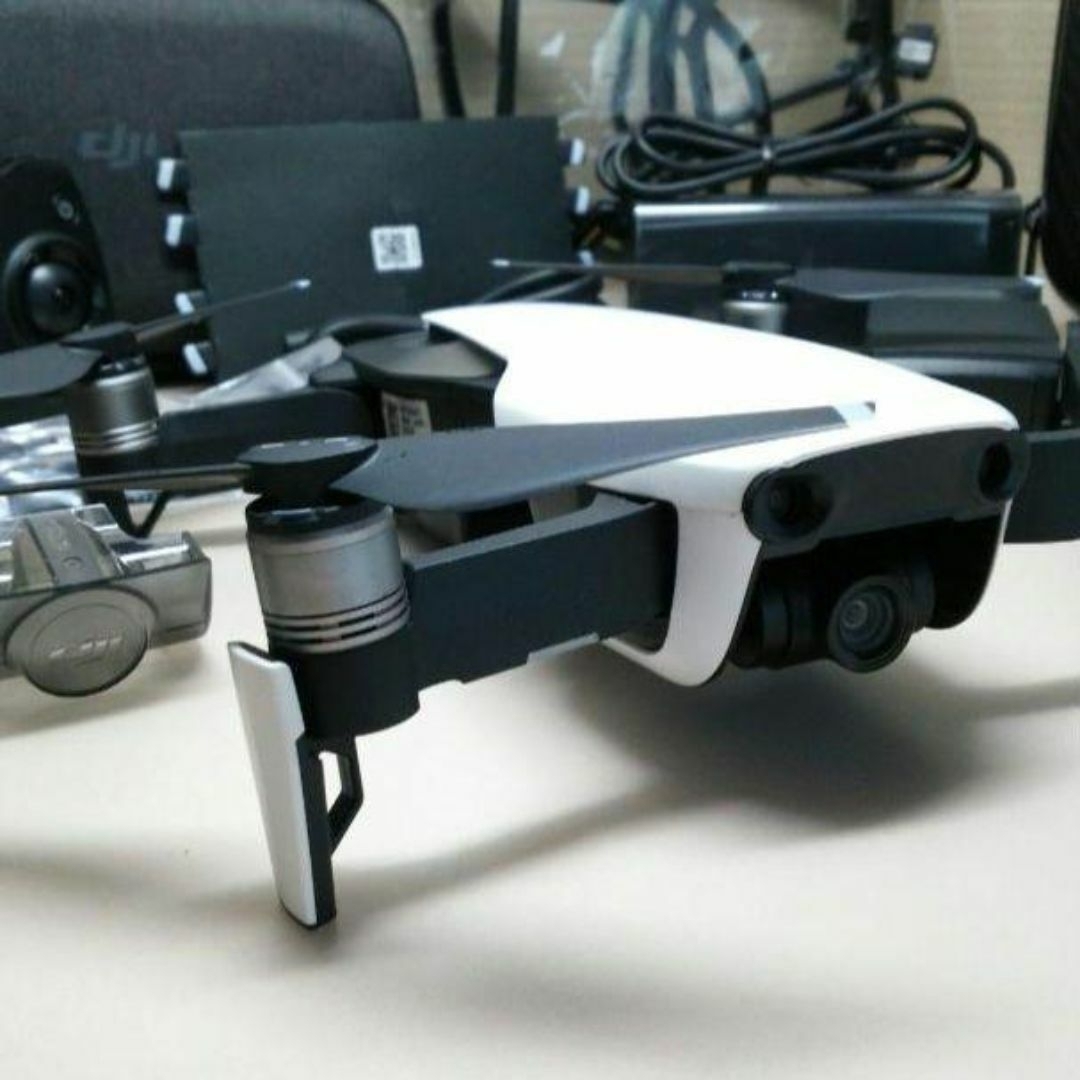 ドローン DJI MAVIC AIR (白) ケースセット ドローン DJI MAVIC AIR (白) ケースセット