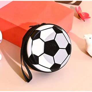 【ミニポーチ】サッカーボール　直径7cm　厚さ3.5cm　スポーツ　ユニーク(キャラクターグッズ)