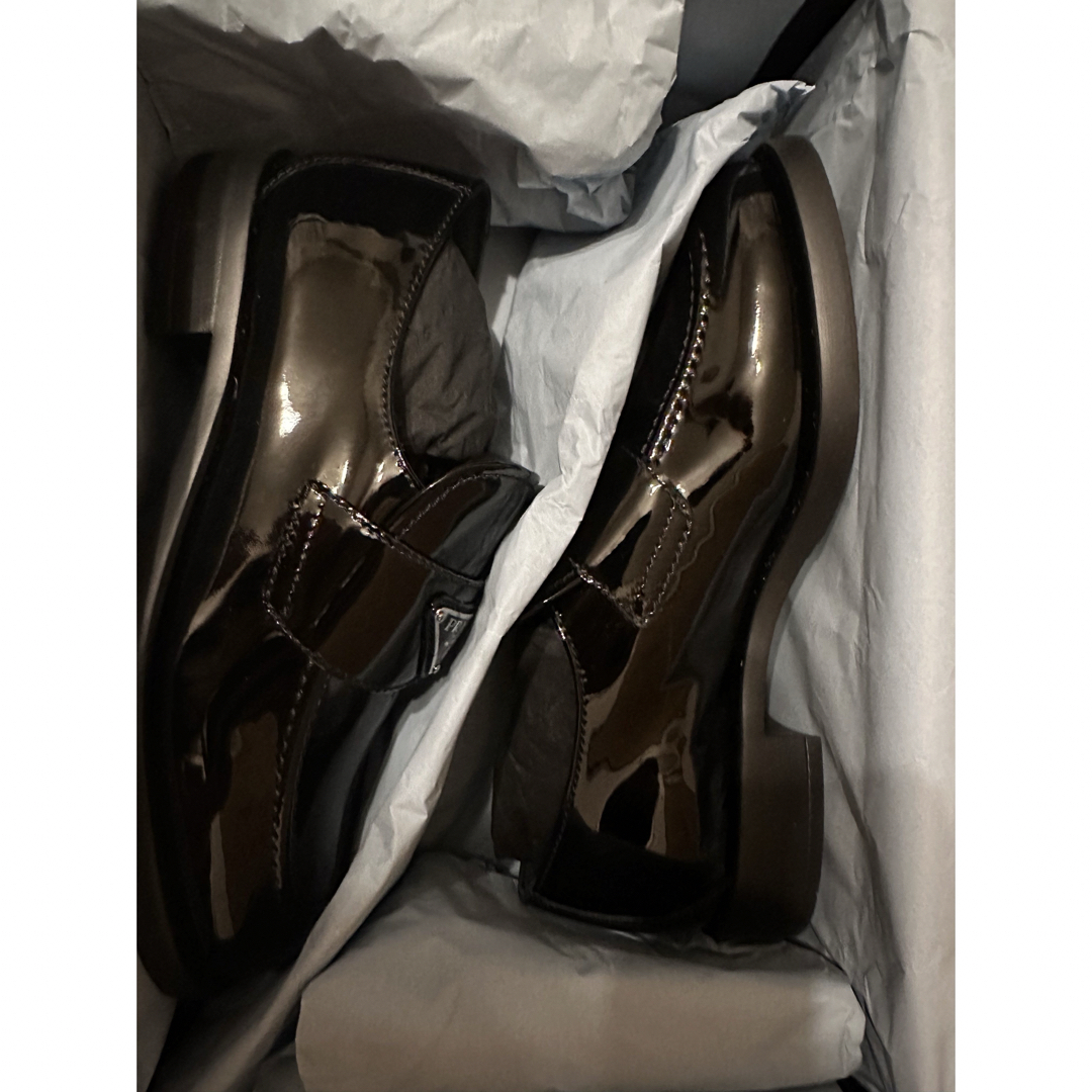 PRADA - 【1/7まで限定出品*新品】PRADA パテントレザー PRADA - 【1/7まで限定出品*新品】PRADA パテントレザー