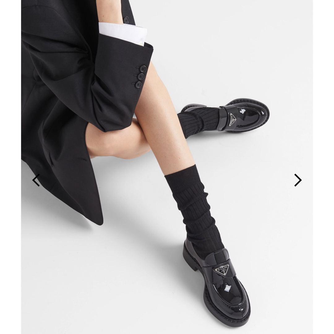 PRADA - 【1/7まで限定出品*新品】PRADA パテントレザー PRADA - 【1/7まで限定出品*新品】PRADA パテントレザー