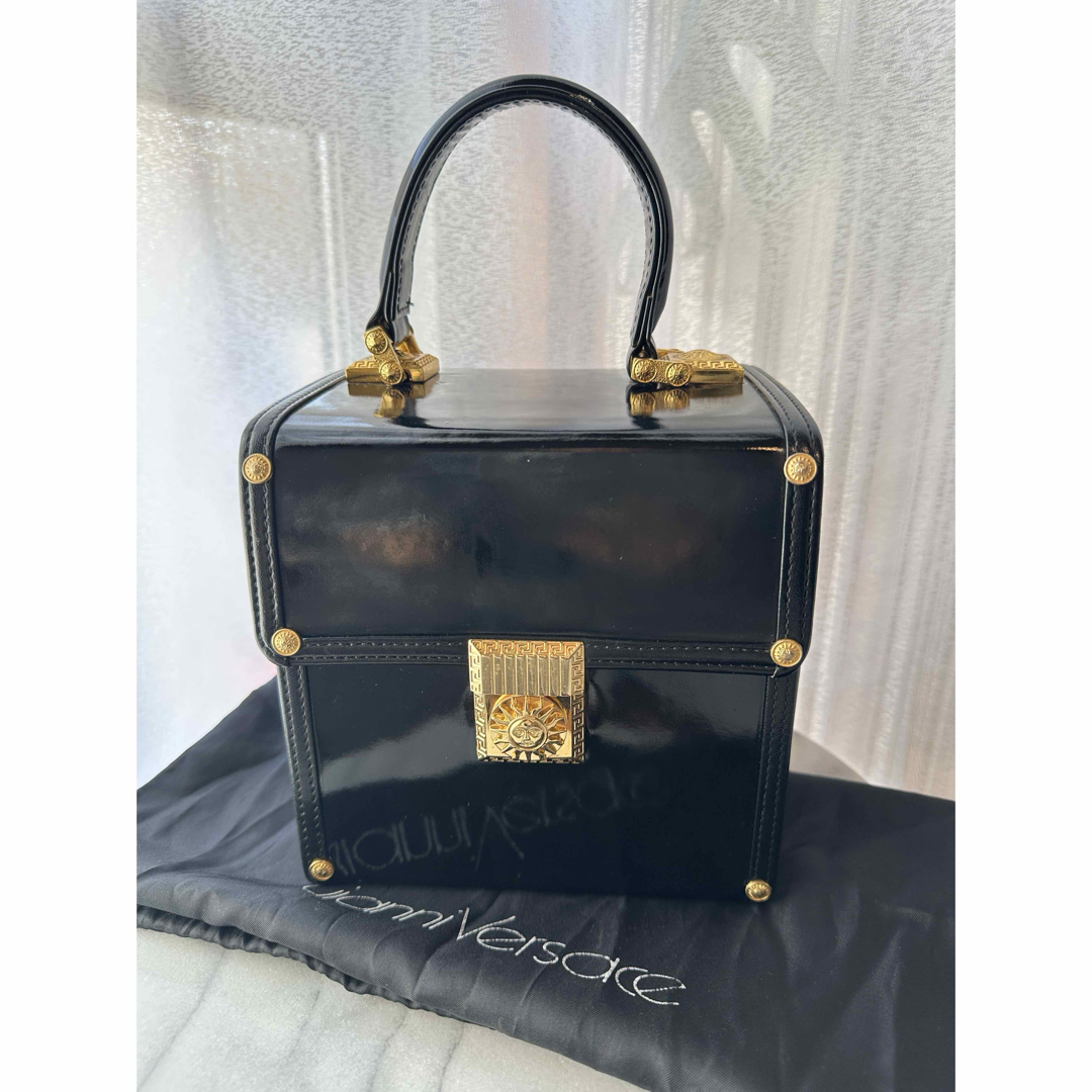 VERSACE☆サンバースト レザー バニティバッグ☆ブラック VERSACE☆サンバースト レザー バニティバッグ☆ブラック