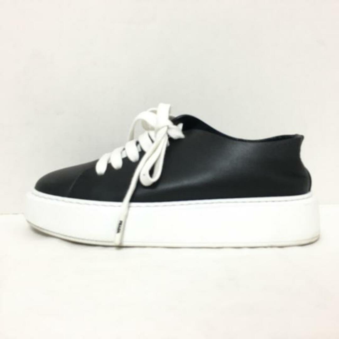 PRADA(プラダ) スニーカー 36 レディース - 黒×白 レザー PRADA(プラダ) スニーカー 36 レディース - 黒×白 レザー