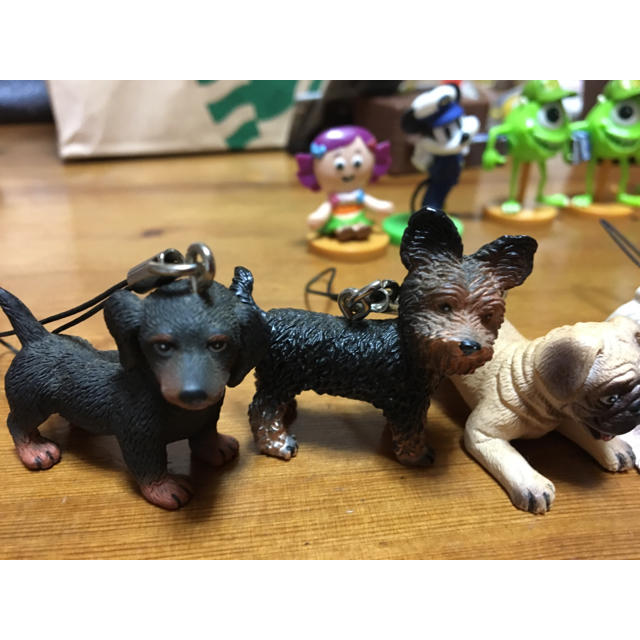 雑犬フィギュアストラップ エンタメ/ホビーのアニメグッズ(ストラップ)の商品写真