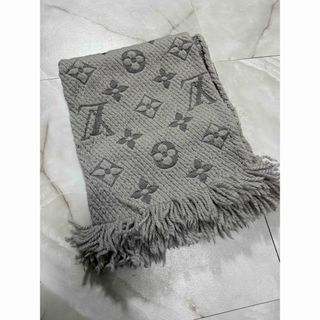 LOUIS VUITTON - LOUIS VUITTON ルイヴィトン マフラー グレーの LOUIS VUITTON - LOUIS VUITTON ルイヴィトン マフラー グレーの