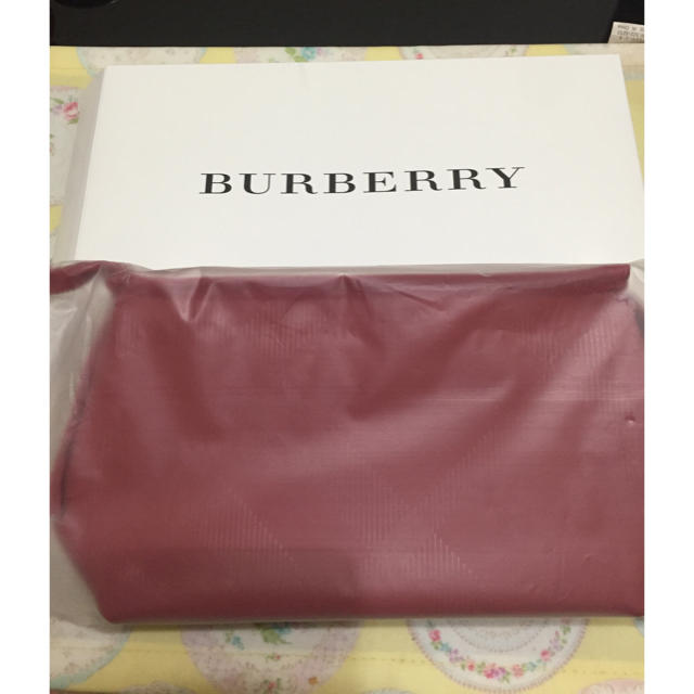 BURBERRY(バーバリー)の専用♡新品✴︎バーバリーポーチ✴︎送料込み レディースのファッション小物(ポーチ)の商品写真
