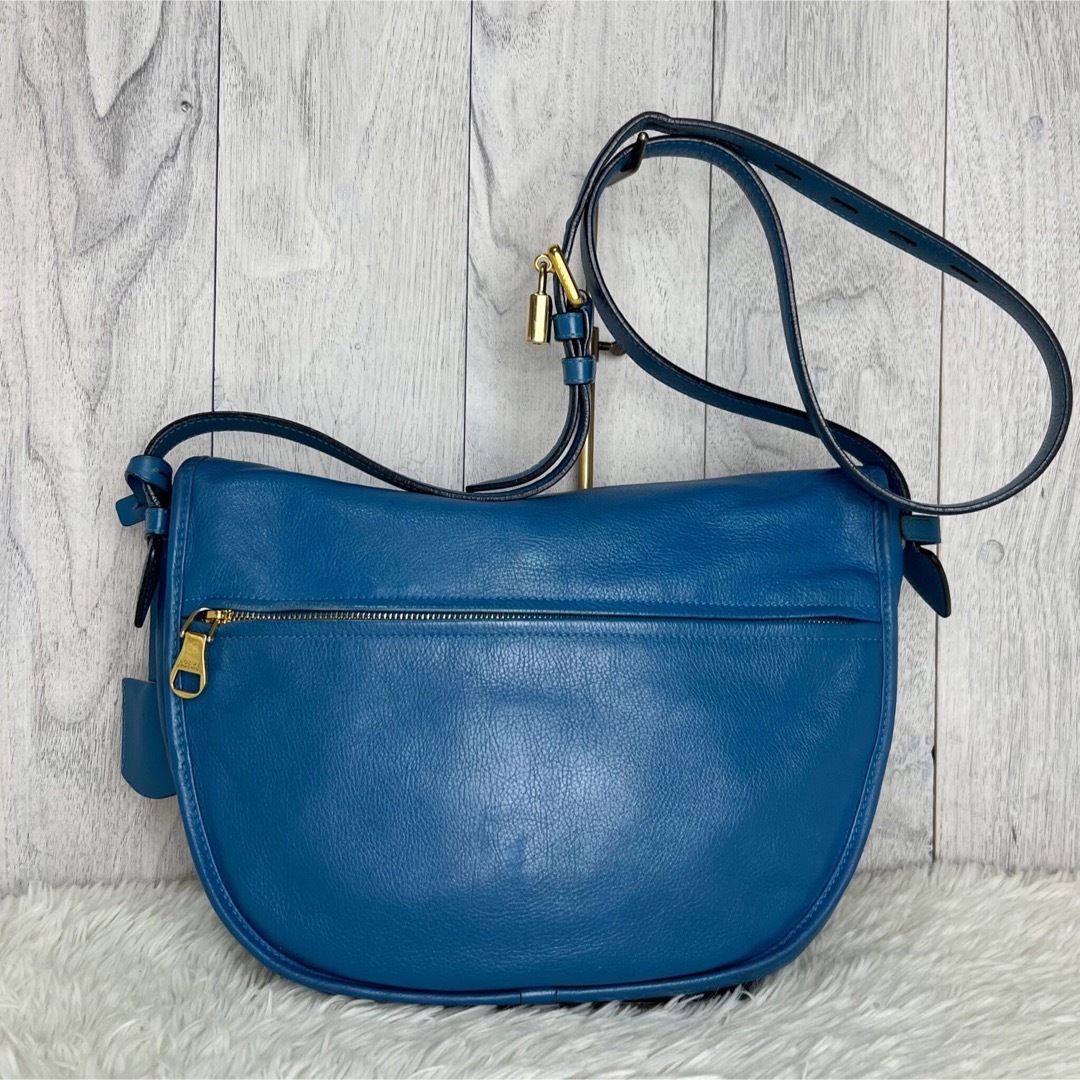 LOEWE - 人気♡デカロゴ♡オールレザー♡LOEWE ロエべ フラップ LOEWE - 人気♡デカロゴ♡オールレザー♡LOEWE ロエべ フラップ
