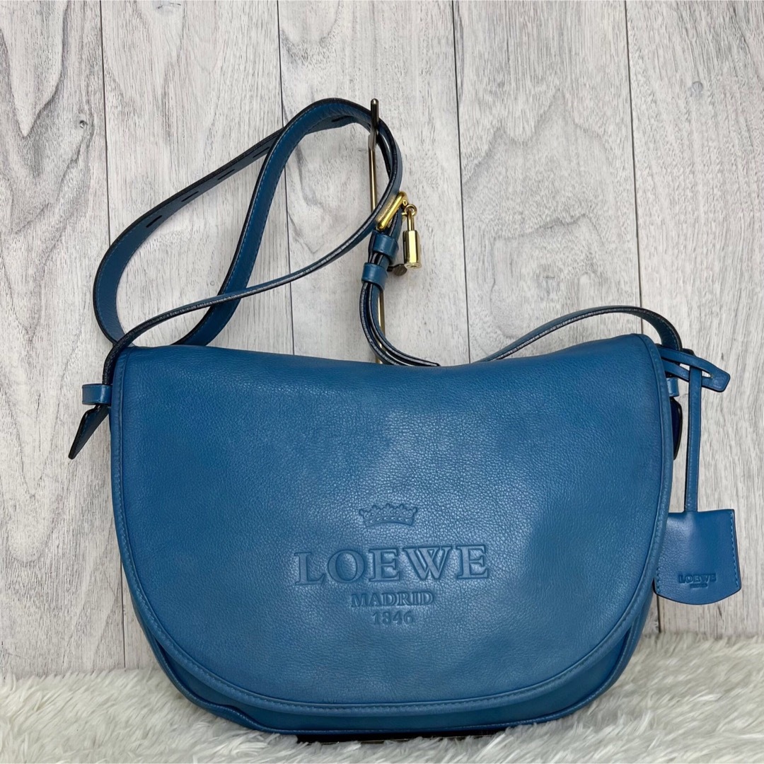 LOEWE - 人気♡デカロゴ♡オールレザー♡LOEWE ロエべ フラップ LOEWE - 人気♡デカロゴ♡オールレザー♡LOEWE ロエべ フラップ