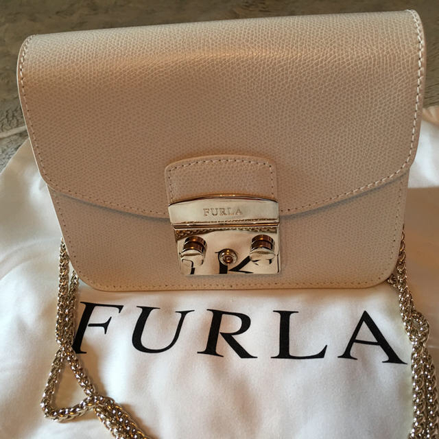 Furla(フルラ)のみうみう様専用☆FURLAメトロポリス ホワイト(白)☆新品未使用☆正規品☆ レディースのバッグ(ショルダーバッグ)の商品写真