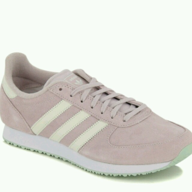 adidas(アディダス)の新品　24.5㎝

アディダス 　レディース スニーカー [LAVENDER]  レディースの靴/シューズ(スニーカー)の商品写真