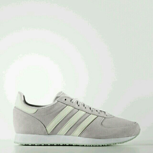 adidas(アディダス)の新品　24.5㎝

アディダス 　レディース スニーカー [LAVENDER]  レディースの靴/シューズ(スニーカー)の商品写真