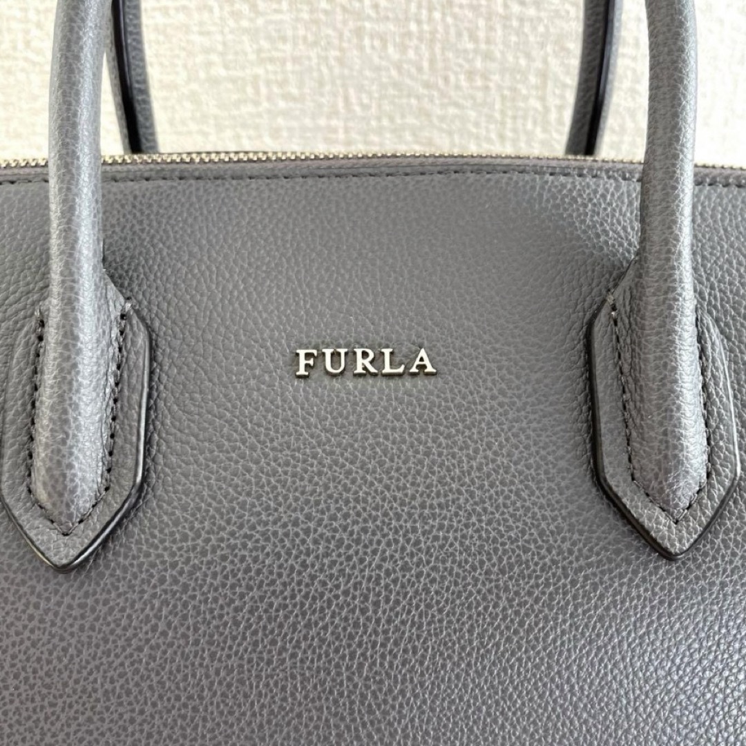 極美品 FURLA フルラ 本革 レザーハンドバッグ ショルダーバッグ 極美品 FURLA フルラ 本革 レザーハンドバッグ ショルダーバッグ
