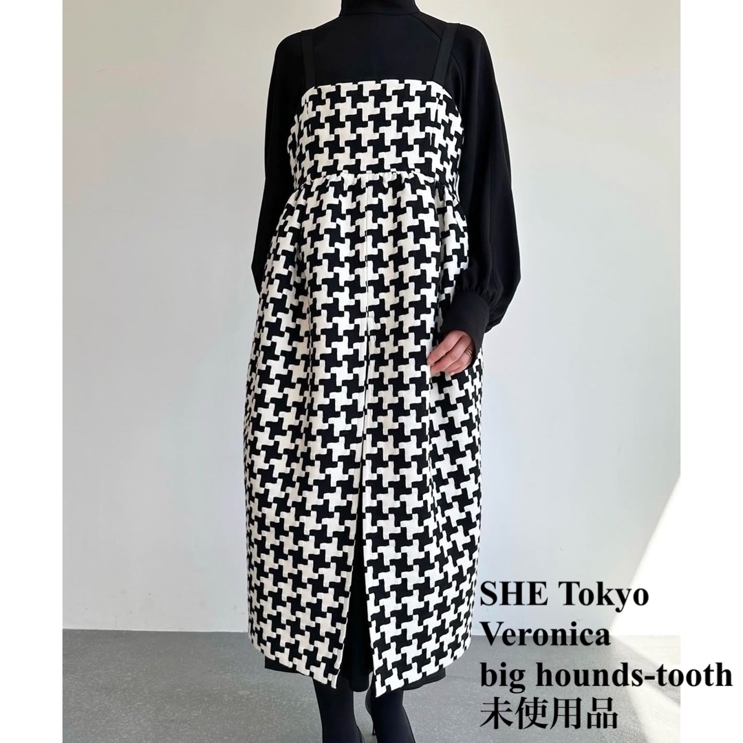 本物 新品 タグ付 プラダ リーフ柄 ノースリーブ ワンピース 40 本物 新品 タグ付 プラダ リーフ柄 ノースリーブ ワンピース 40