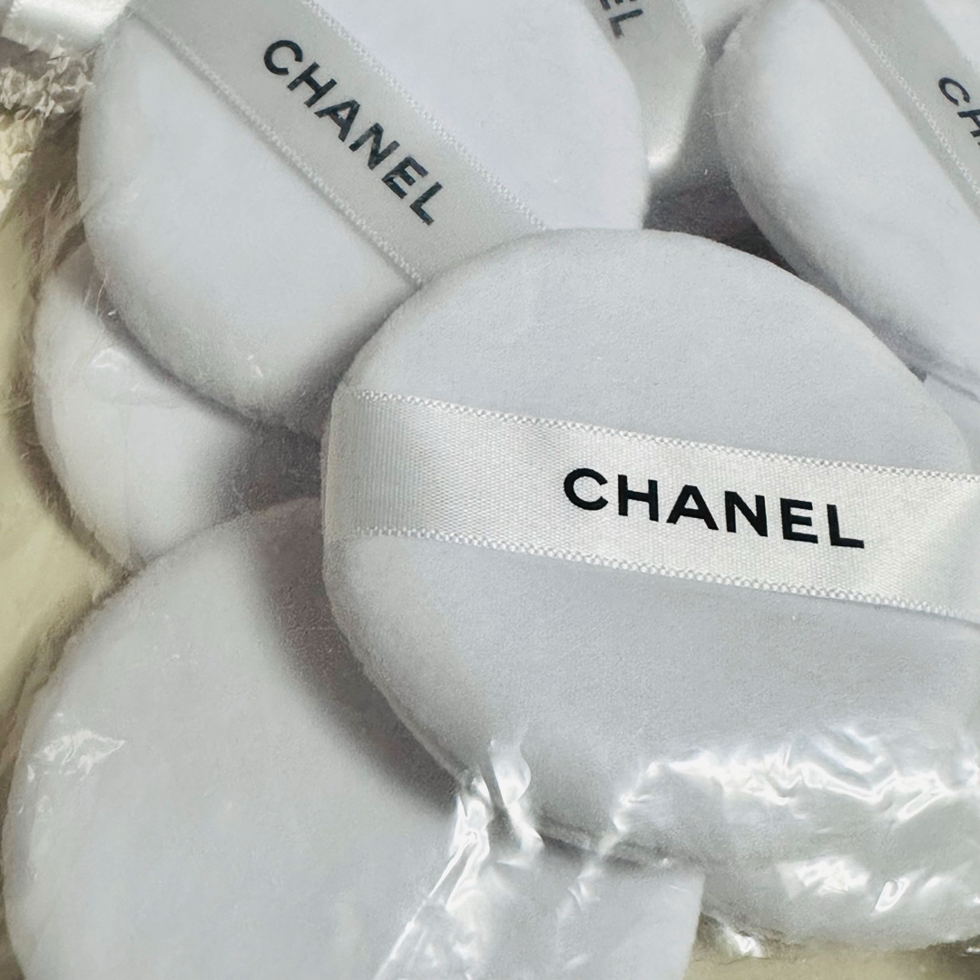 CHANEL(シャネル)のシャネル/パウダーパフ10個 コスメ/美容のメイク道具/ケアグッズ(パフ・スポンジ)の商品写真