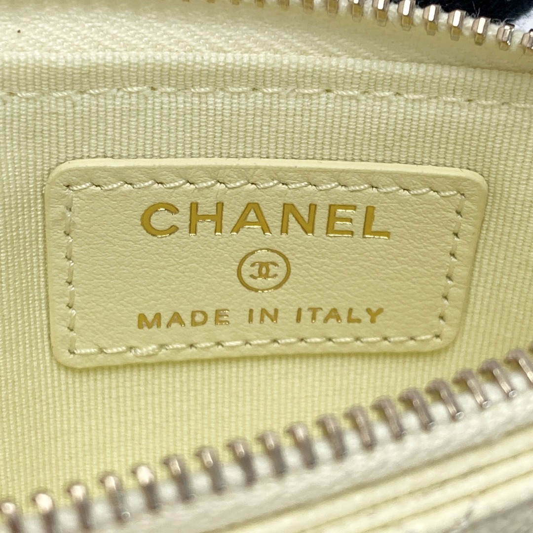 CHANEL - CHANEL シャネル マトラッセ クラシック カードケース CHANEL - CHANEL シャネル マトラッセ クラシック カードケース