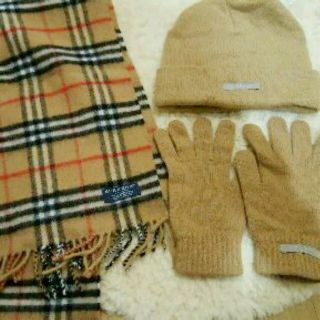 バーバリー(BURBERRY)の完売しました！バーバリーBURBERRY本物マフラーセット(マフラー/ショール)