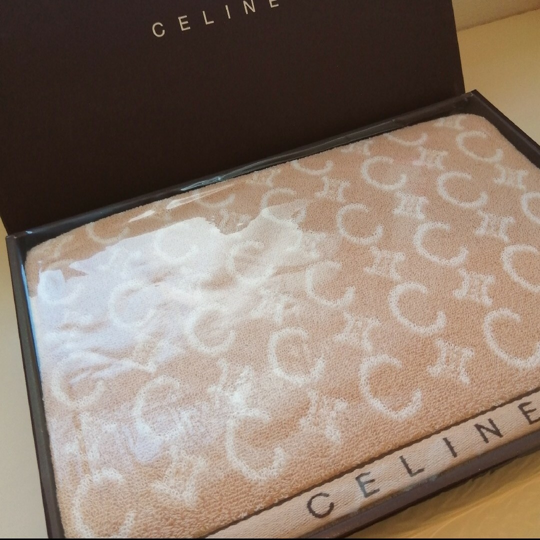CELINE - ♪【新品未使用】CELINE セリーヌ バスタオル♪の通販 CELINE - ♪【新品未使用】CELINE セリーヌ バスタオル♪の通販