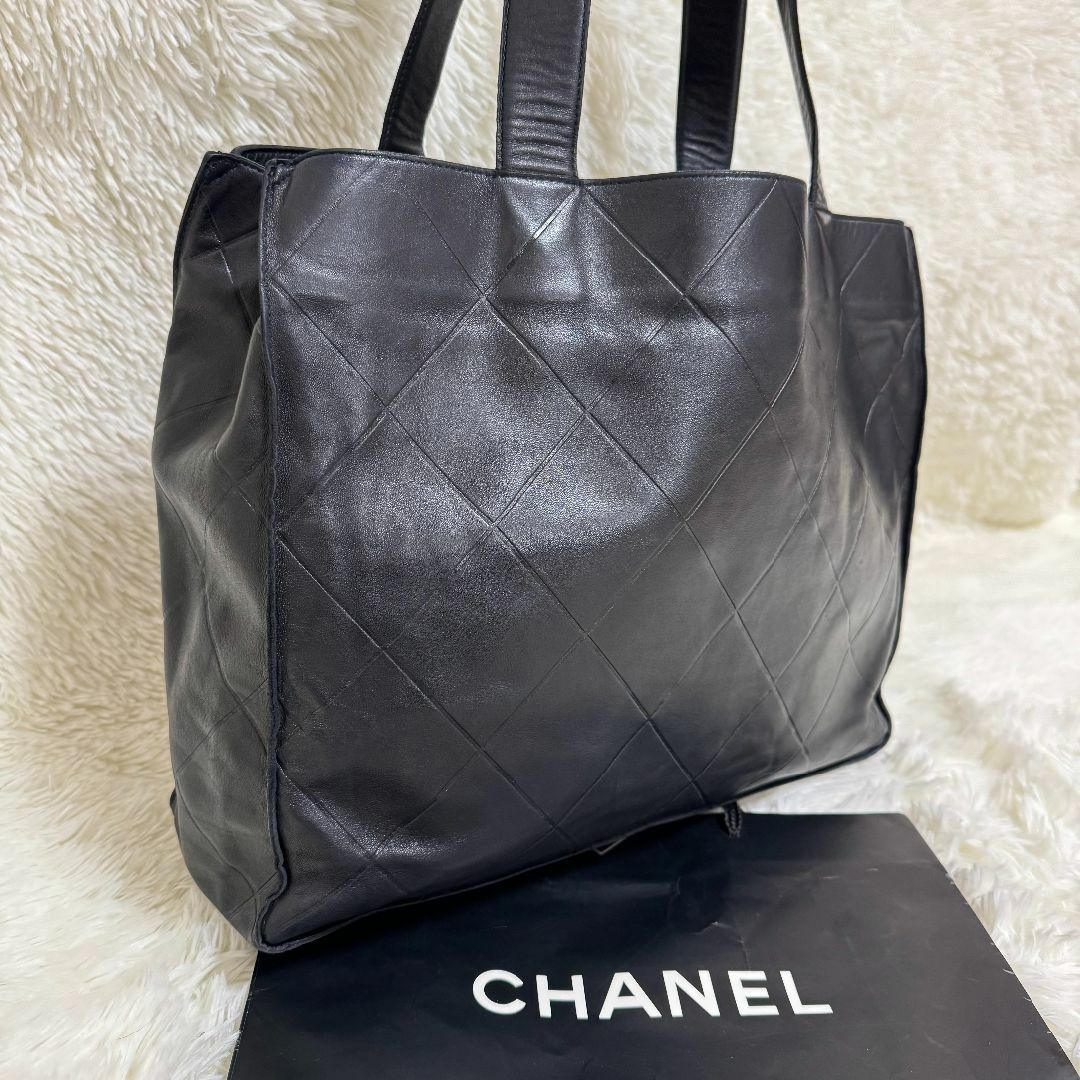 CHANEL - CHANEL シャネル マトラッセ トートバッグ 黒 キルティング レザー A4