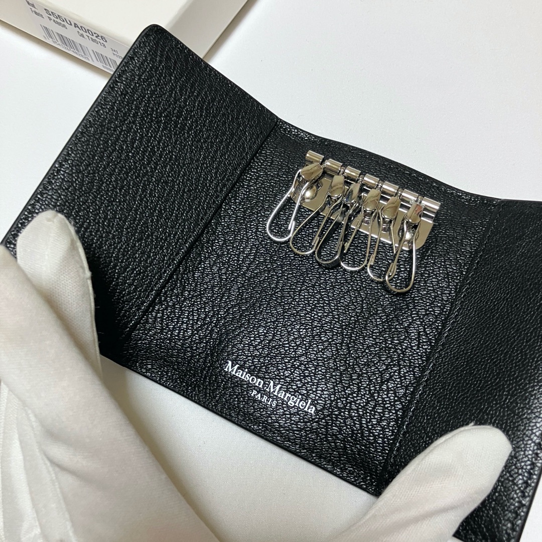 新品 マルジェラ 24aw キーケース 小物 ブラック 黒色 フック有 新品 マルジェラ 24aw キーケース 小物 ブラック 黒色 7092