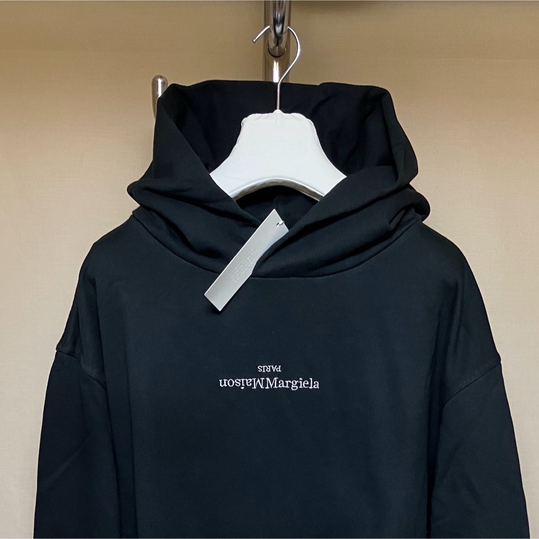 国内発送 24AW メゾン マルジェラ 反転ロゴ パーカー 黒白 Maison Margiela（旧Maison Martin Margiela） - 新品 50