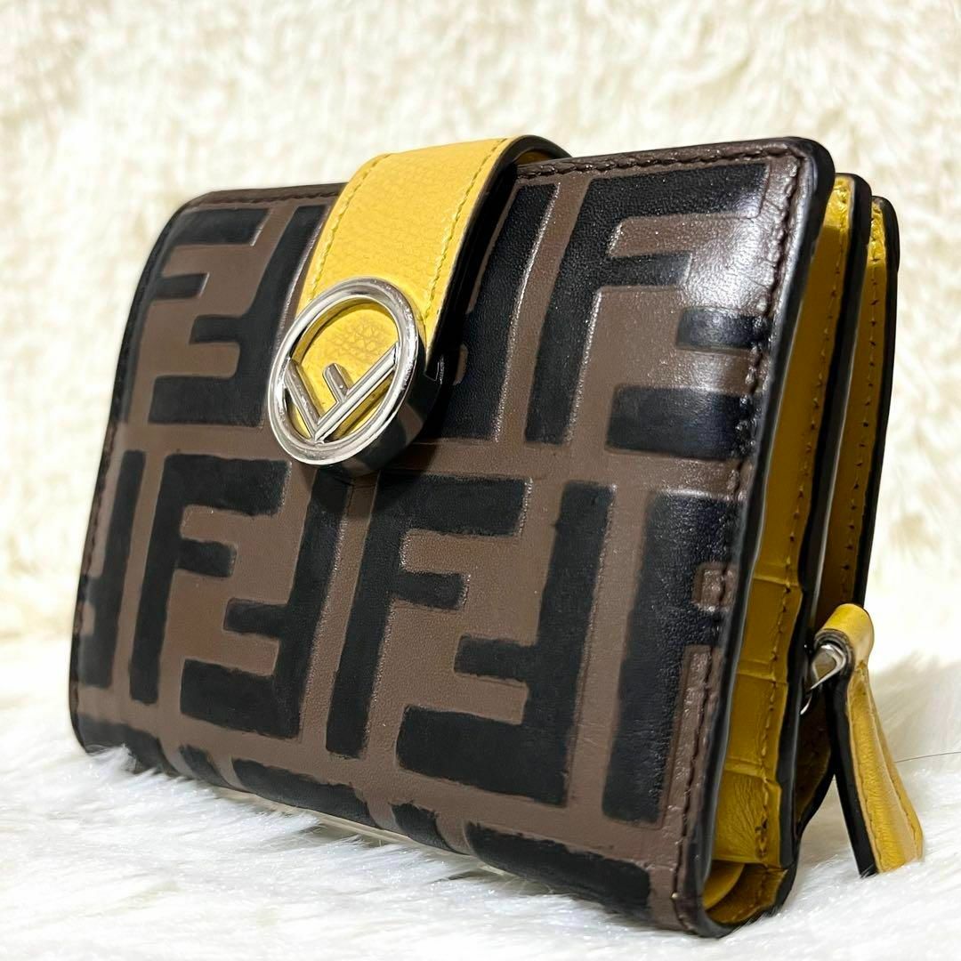 FENDI - 【美品】フェンディ エフイズ ズッカ柄 FF 二つ折り FENDI - 【美品】フェンディ エフイズ ズッカ柄 FF 二つ折り