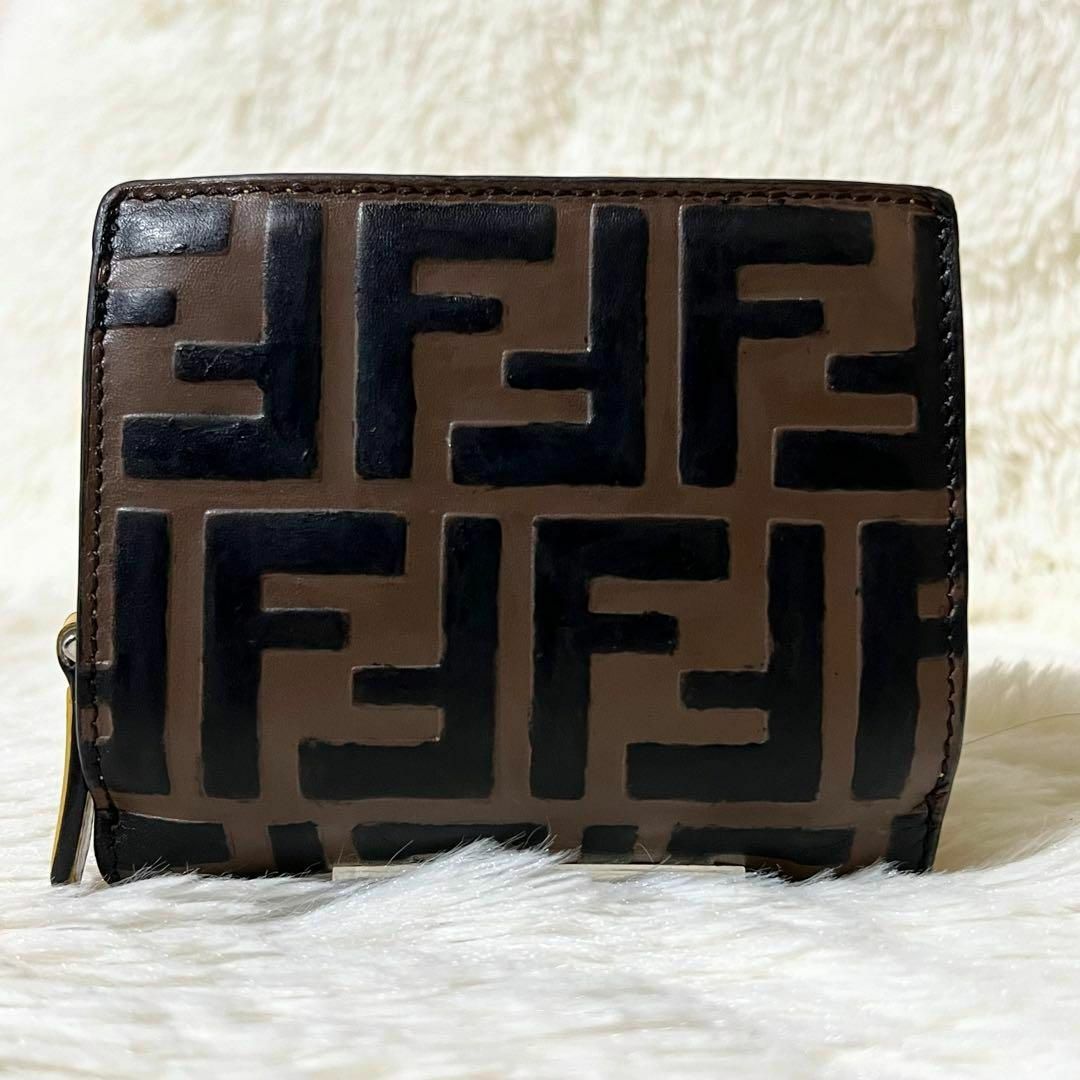 FENDI - 【美品】フェンディ エフイズ ズッカ柄 FF 二つ折り FENDI - 【美品】フェンディ エフイズ ズッカ柄 FF 二つ折り