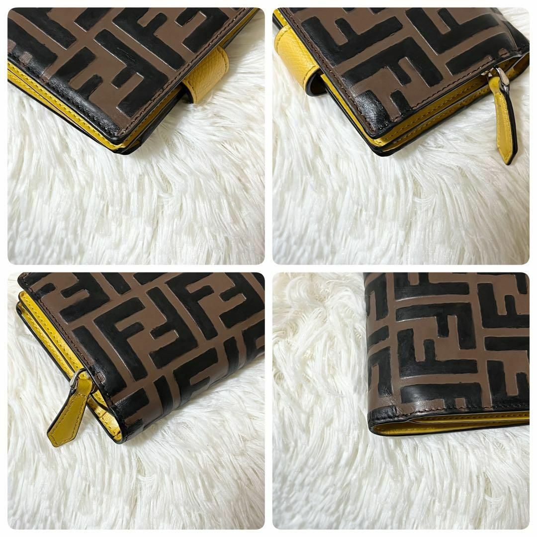 FENDI - 【美品】フェンディ エフイズ ズッカ柄 FF 二つ折り FENDI - 【美品】フェンディ エフイズ ズッカ柄 FF 二つ折り