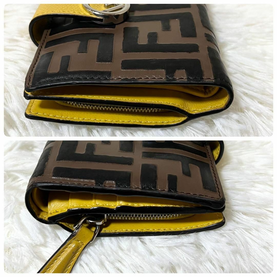 FENDI - 【美品】フェンディ エフイズ ズッカ柄 FF 二つ折り FENDI - 【美品】フェンディ エフイズ ズッカ柄 FF 二つ折り