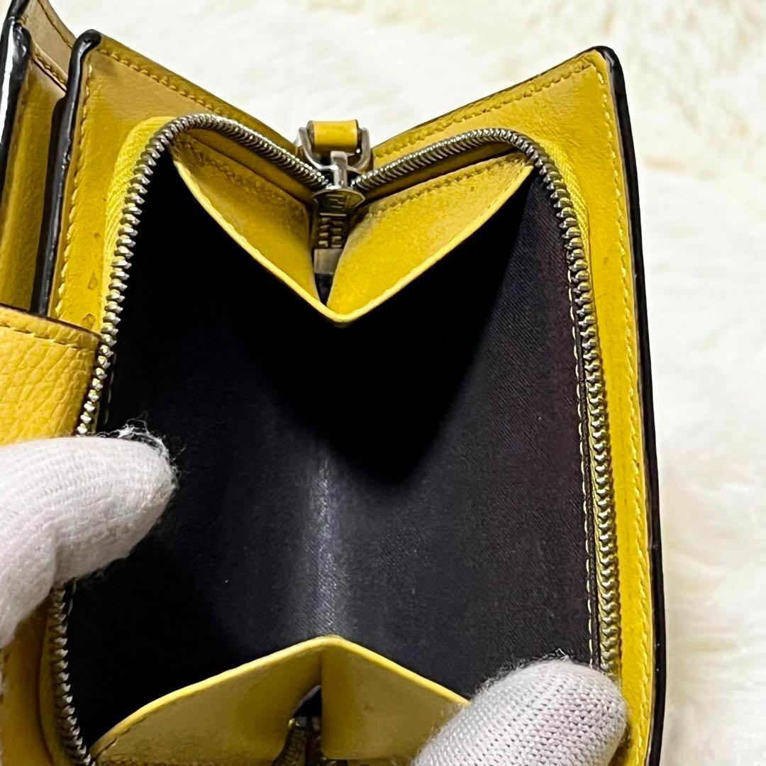 FENDI - 【美品】フェンディ エフイズ ズッカ柄 FF 二つ折り FENDI - 【美品】フェンディ エフイズ ズッカ柄 FF 二つ折り
