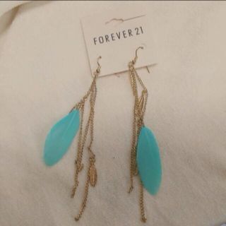 フォーエバートゥエンティーワン(FOREVER 21)のF21♡フェザーピアス♡(ピアス)
